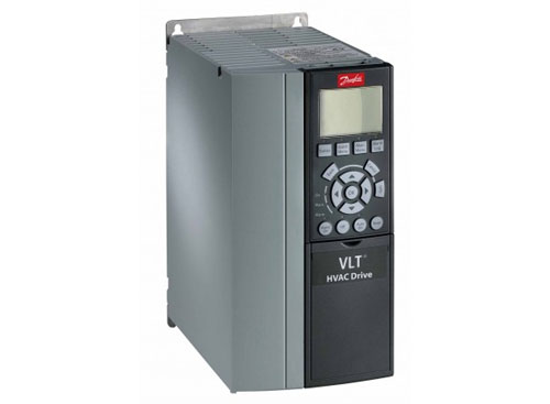 Nochtann Danfoss Drives an Tiomántán Cuisniúcháin VLT® FC 103 (134F7591): Athrú Cluiche do Chórais Fuaraithe Dlúth, Éifeachtúla ó thaobh Fuinnimh de